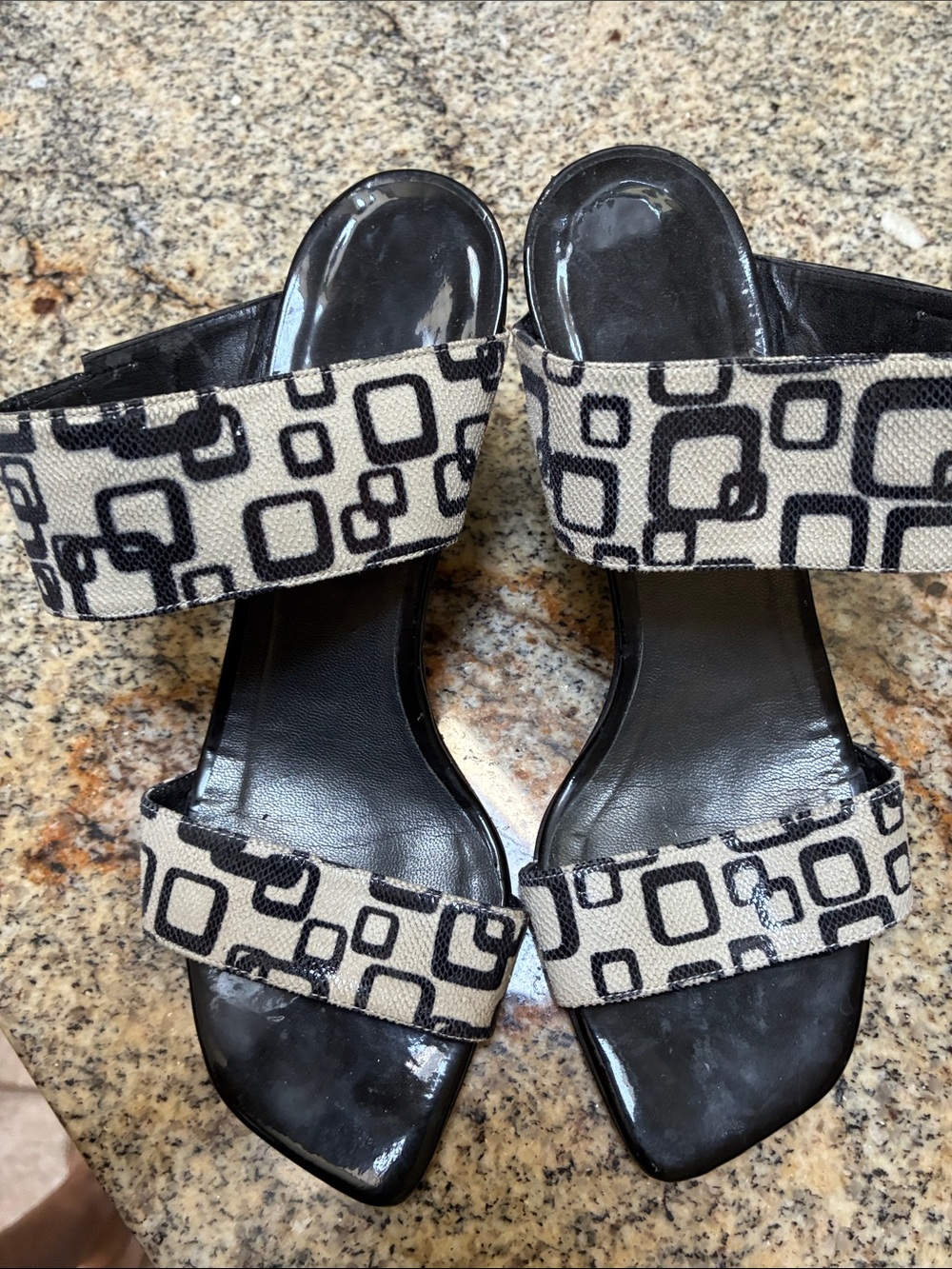 Stuart Weitzman Black & Cream Geometric Strap Slides